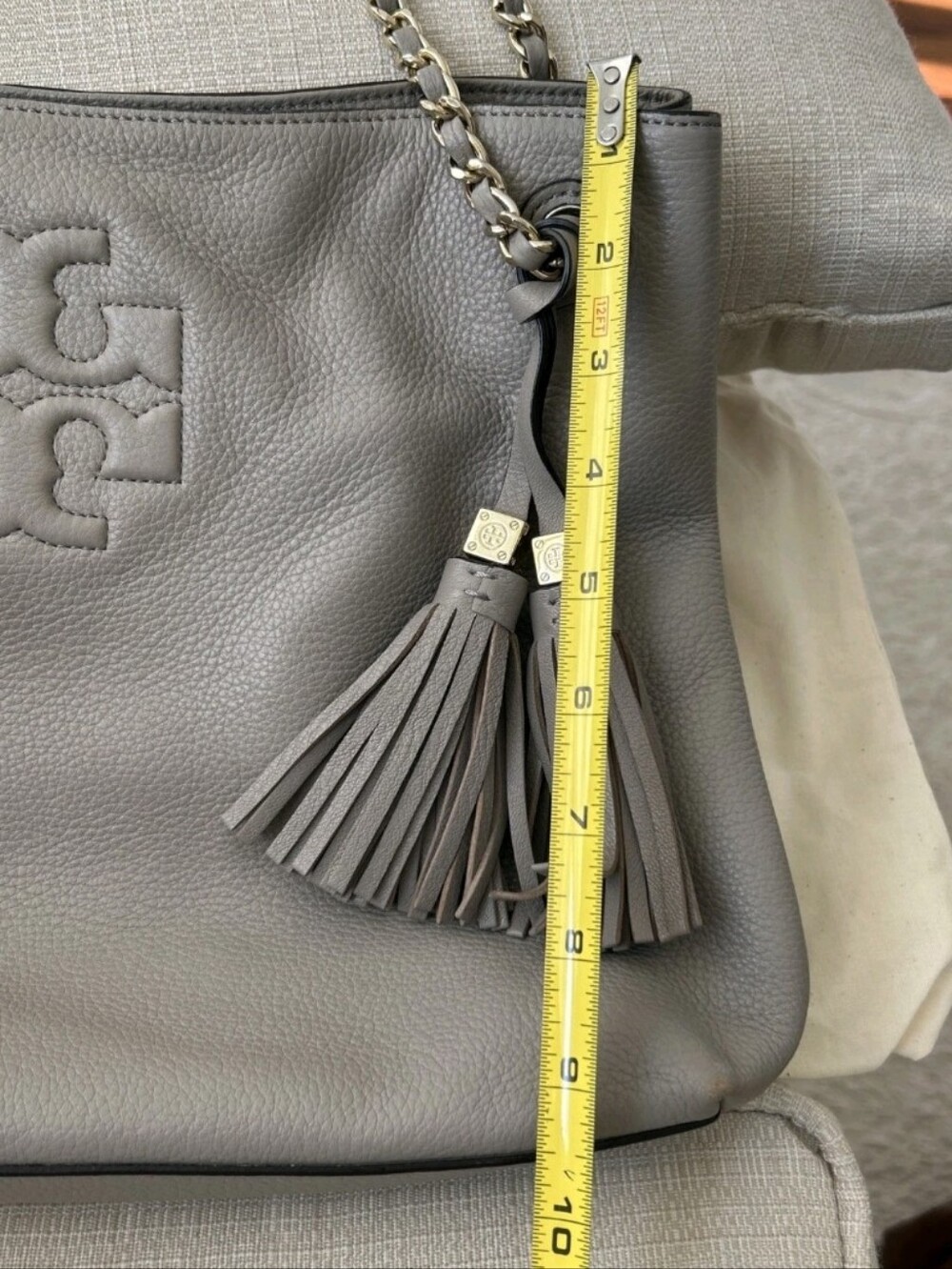 Tory Burch Light Grey Leather Chain-Handle Shoulder Tote with Tassels - Picture 4 of 10